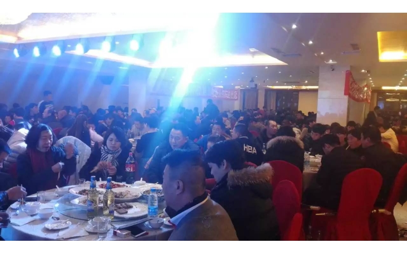 旭派電池遼寧錦州答謝會500多人參加，場面火熱...